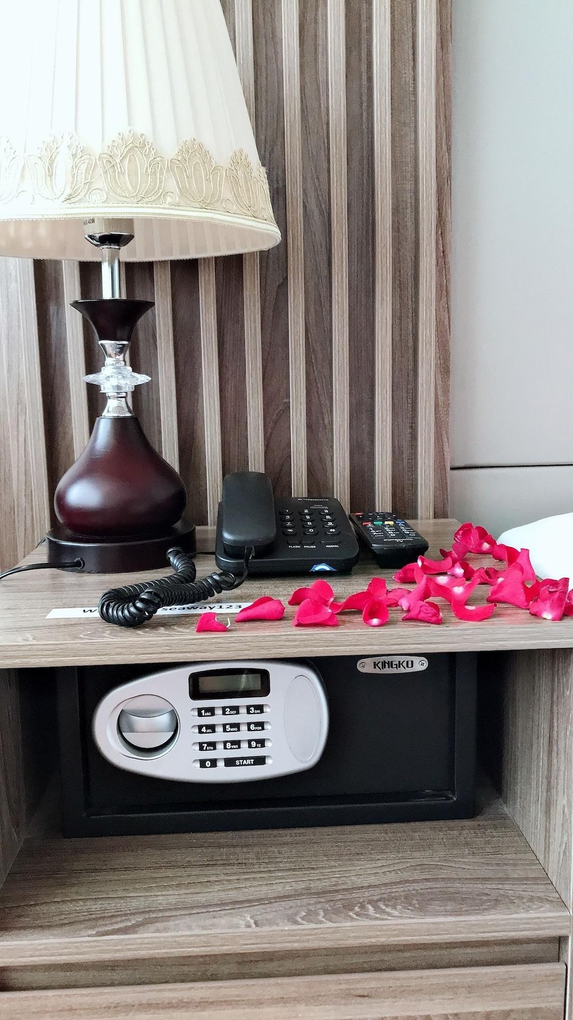 Abay Hotel На Транг Екстериор снимка
